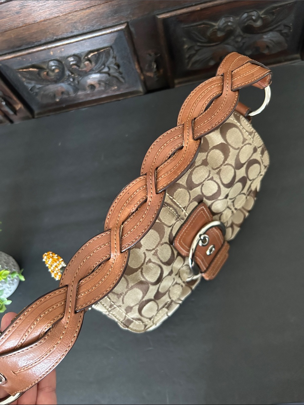 Vintage Y2K Coach SoHo Signature Pockets Flap
Braided Strap Brown Shoulder - Picture 16 of 17